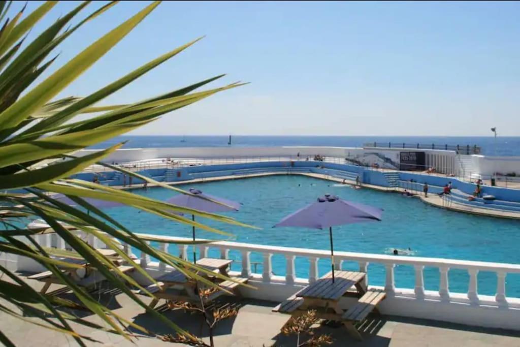 Spacious 1 Bedroom Apartment Near Seafront بينزانس المظهر الخارجي الصورة